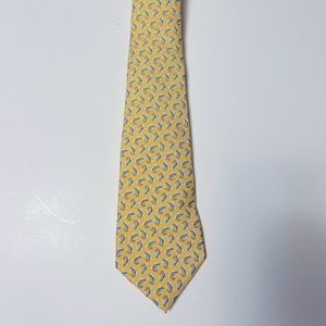 Vineyard Vines yellow tie with blue fish hooks
